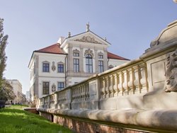Chopin's Warsaw: Leisure and Culture Guide