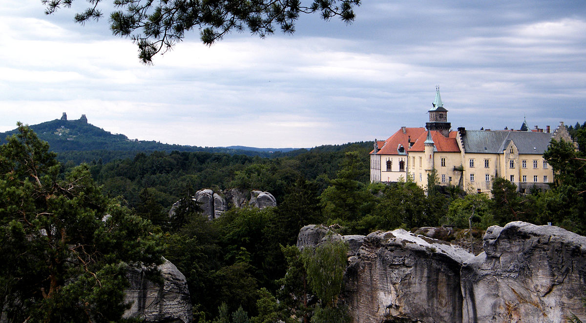 Hrubá Skála Chateau and Trosky