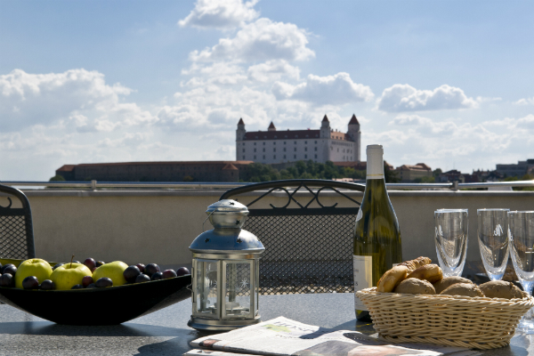 Deluxe terrace Castle view