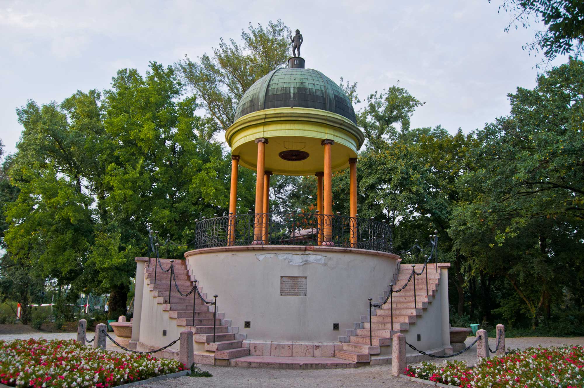 Bodor Fountain