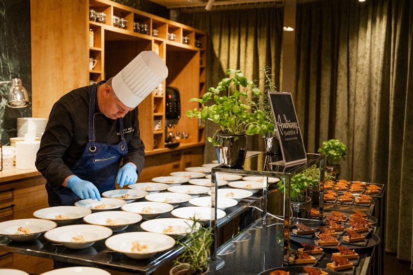 Forest Dinner Night_Mamaison Andrassy CPI Hotels_Eheto Erdo Budapest 850x567_3