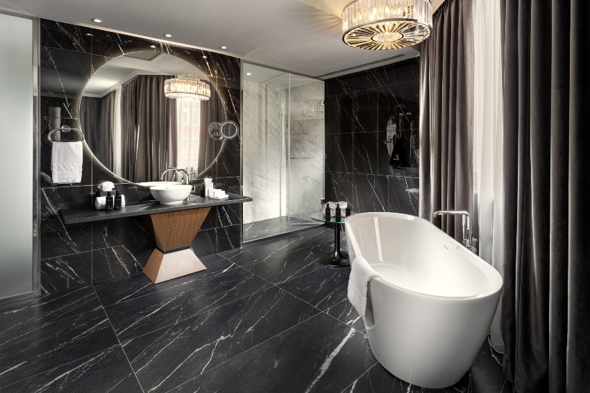 Mamaison Hotel Chain Bridge bathroom 850x567